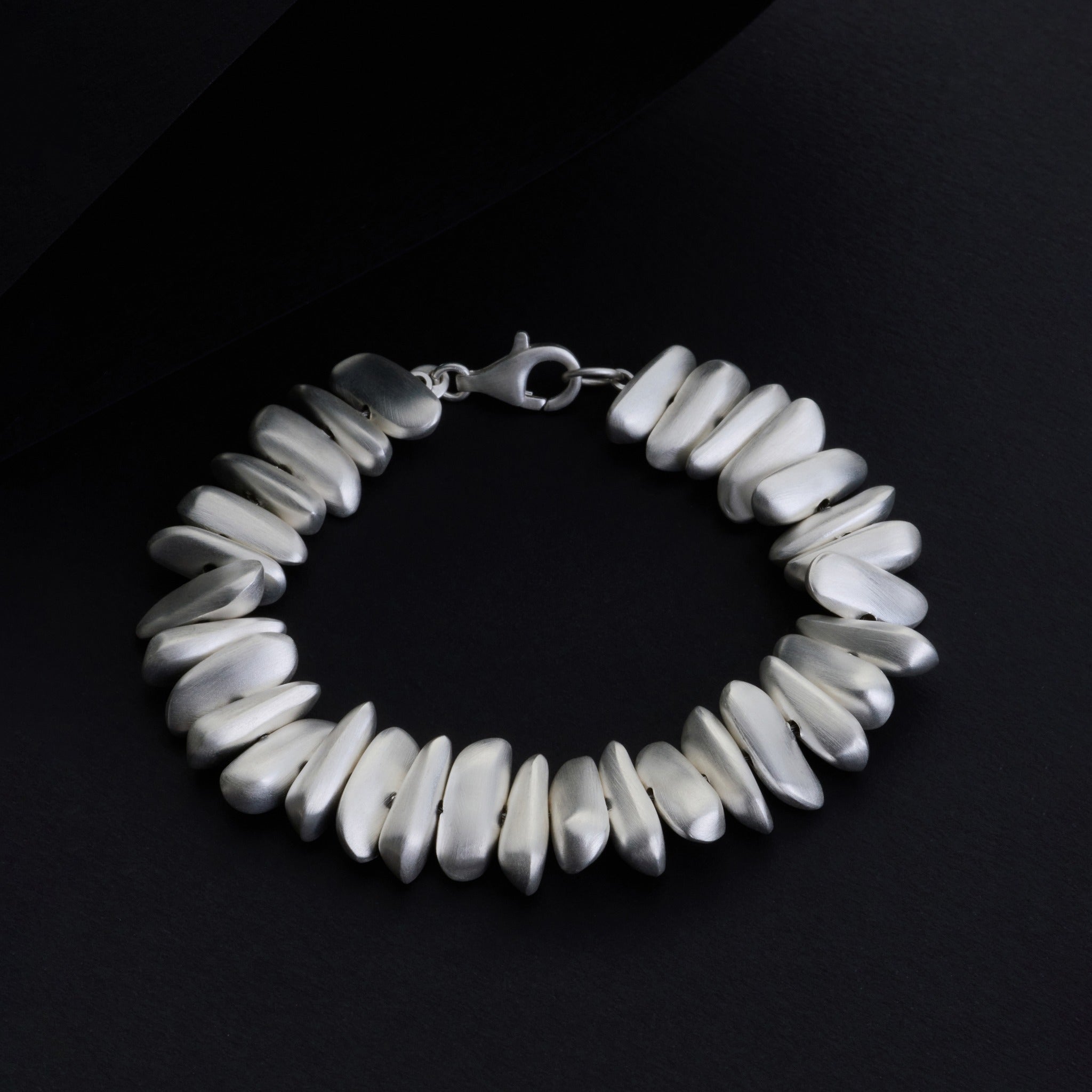 Oval Çakıl Taşı Bileklik